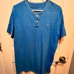Men’s American eagle blue top medium